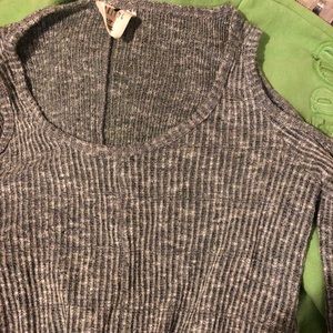 Long sleeve cold shoulder